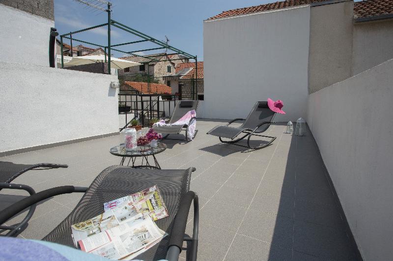 Apartment Alma Split Exterior photo